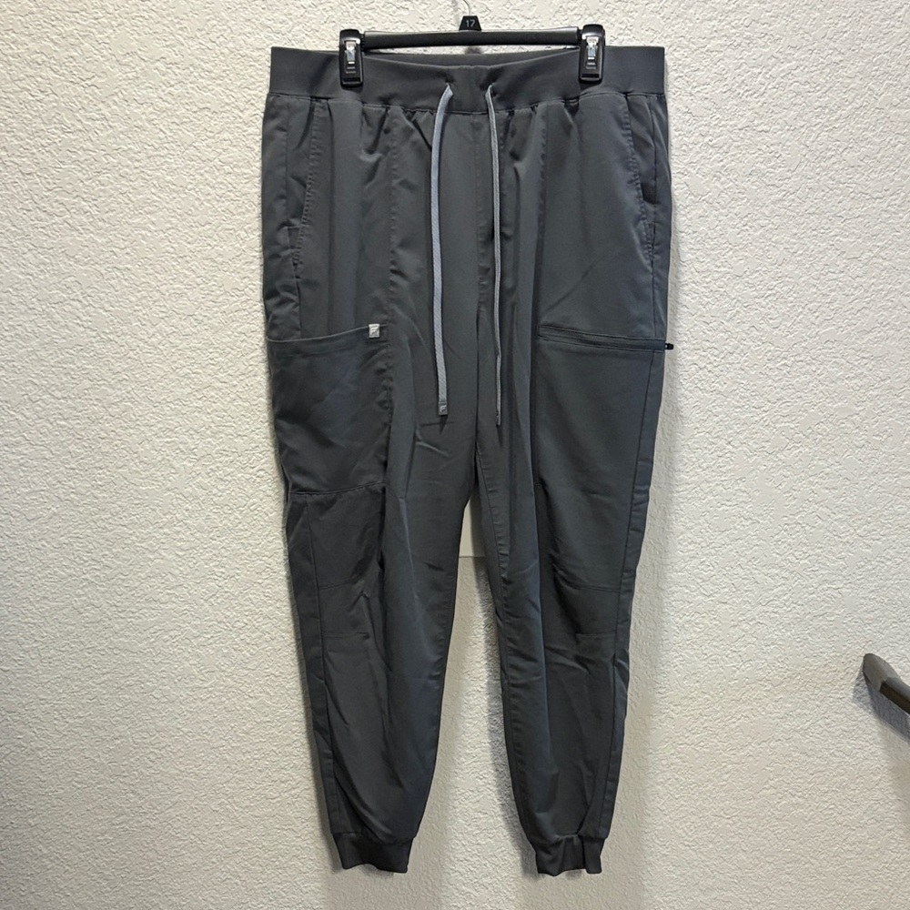 Fabletics jogger scrub bottoms